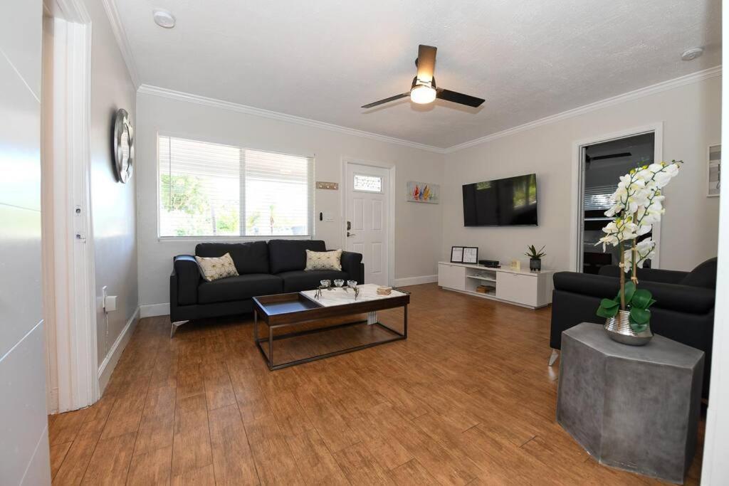 4Br Home, Hot Tub, Near Beach & Wilton Manors Fort Lauderdale Exterior photo