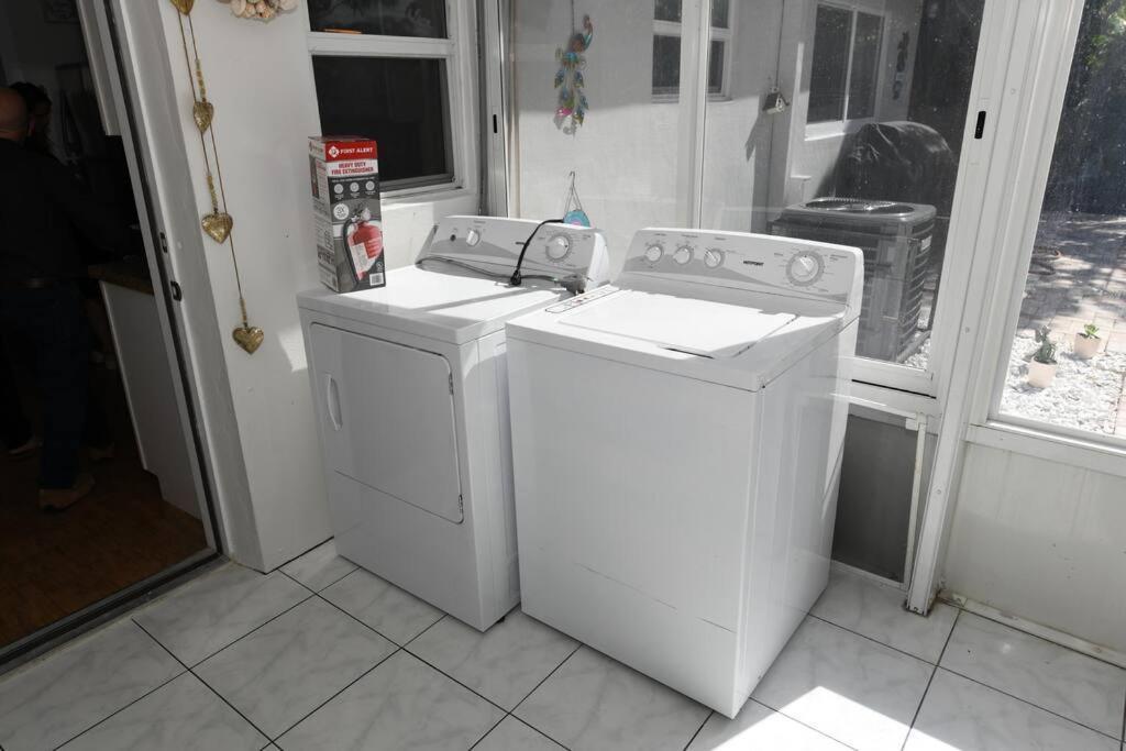 4Br Home, Hot Tub, Near Beach & Wilton Manors Fort Lauderdale Exterior photo